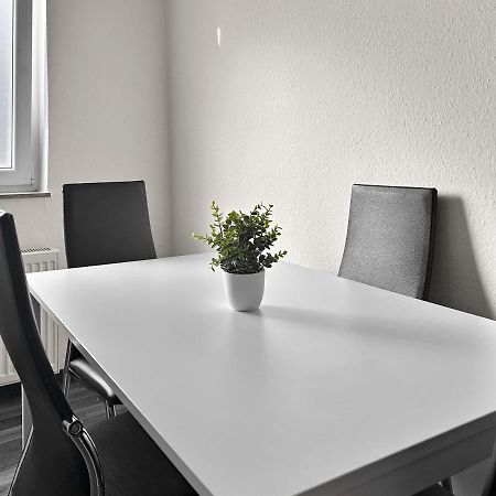 Ferienwohnung Relax Oasis With 65 Smarttv, Kitchen And Balcony Duisburg Exterior foto