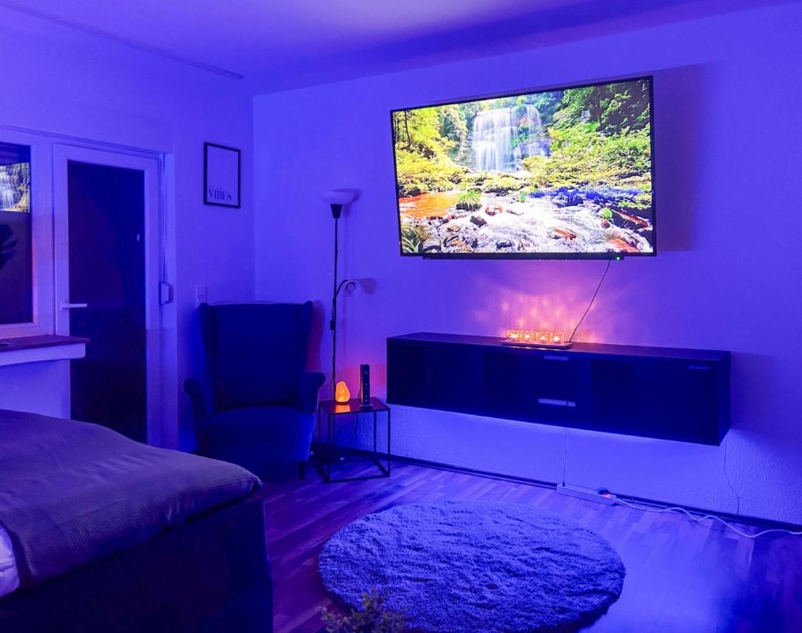 Ferienwohnung Relax Oasis With 65 Smarttv, Kitchen And Balcony Duisburg Exterior foto