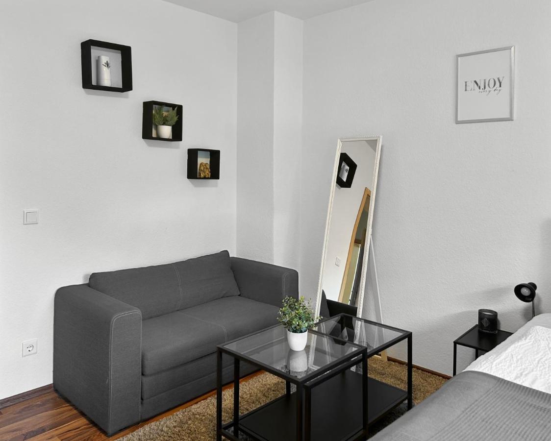 Ferienwohnung Relax Oasis With 65 Smarttv, Kitchen And Balcony Duisburg Exterior foto