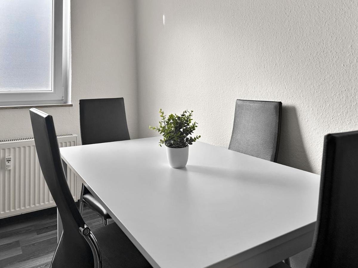 Ferienwohnung Relax Oasis With 65 Smarttv, Kitchen And Balcony Duisburg Exterior foto